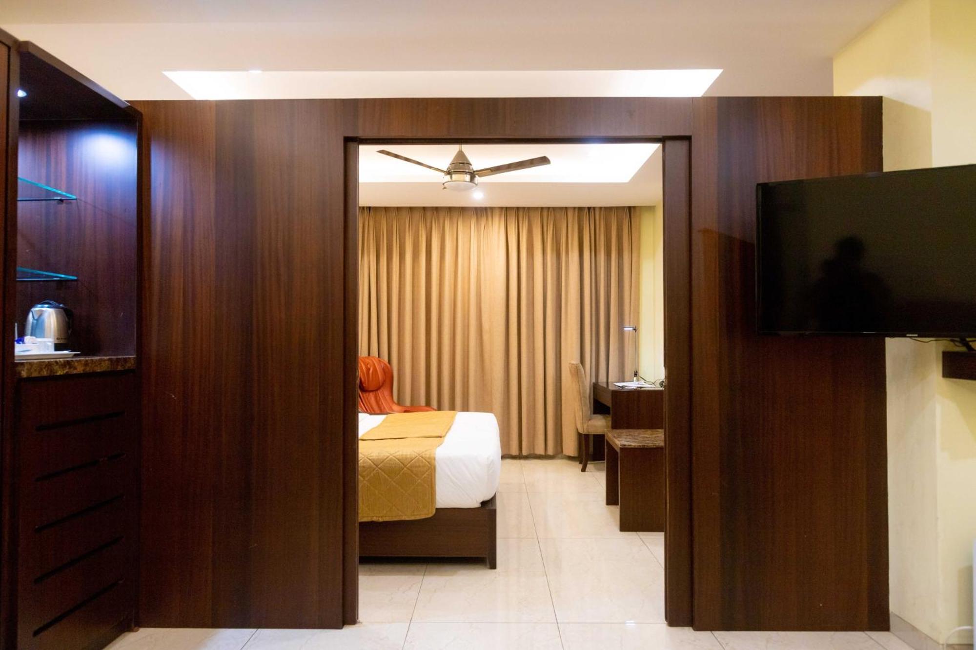 Hotel Godwin - Colaba Mumbai Ngoại thất bức ảnh