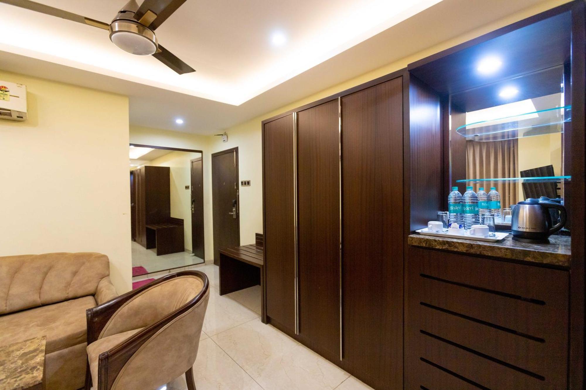 Hotel Godwin - Colaba Mumbai Ngoại thất bức ảnh