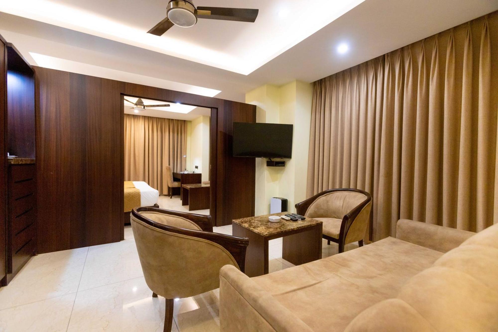 Hotel Godwin - Colaba Mumbai Ngoại thất bức ảnh